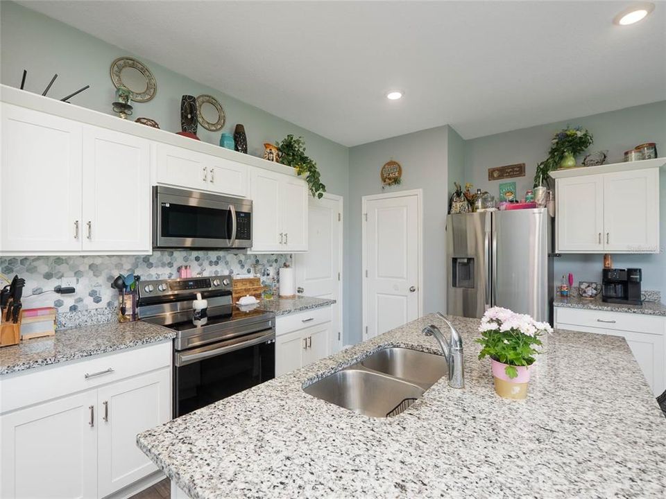 For Sale: $375,000 (3 beds, 2 baths, 1826 Square Feet)