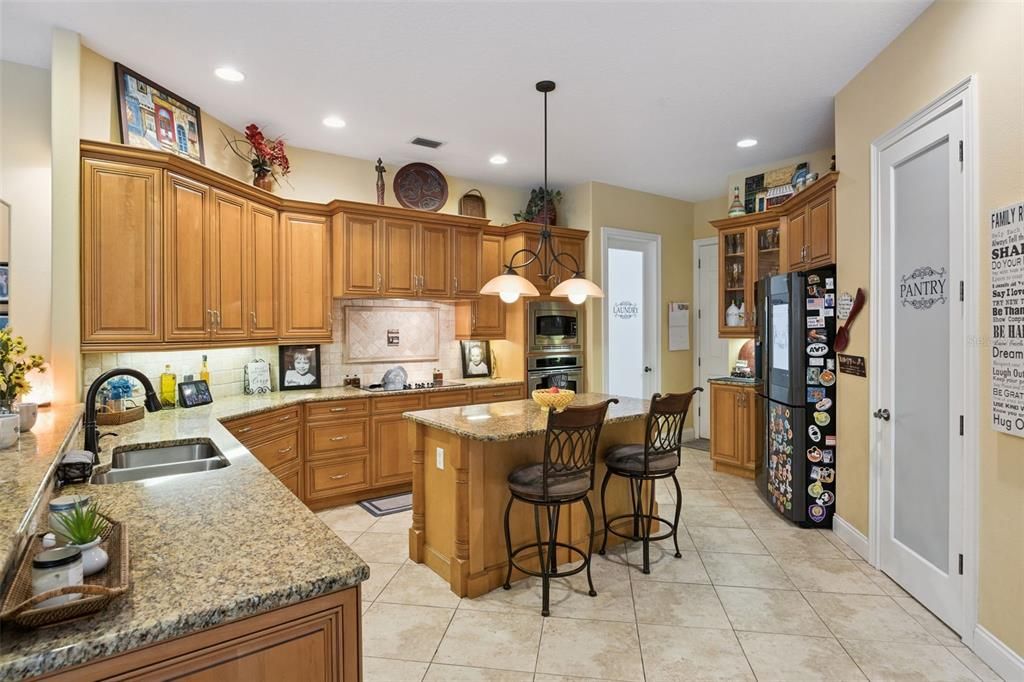 For Sale: $899,900 (4 beds, 3 baths, 3136 Square Feet)