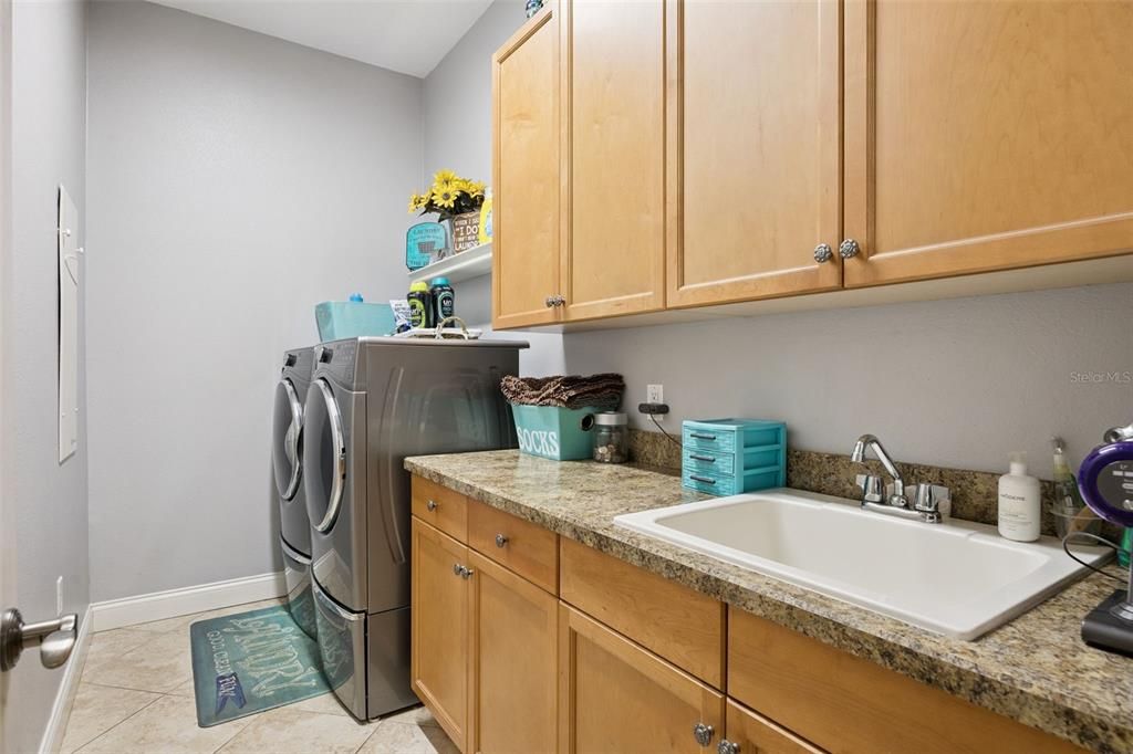 For Sale: $899,900 (4 beds, 3 baths, 3136 Square Feet)