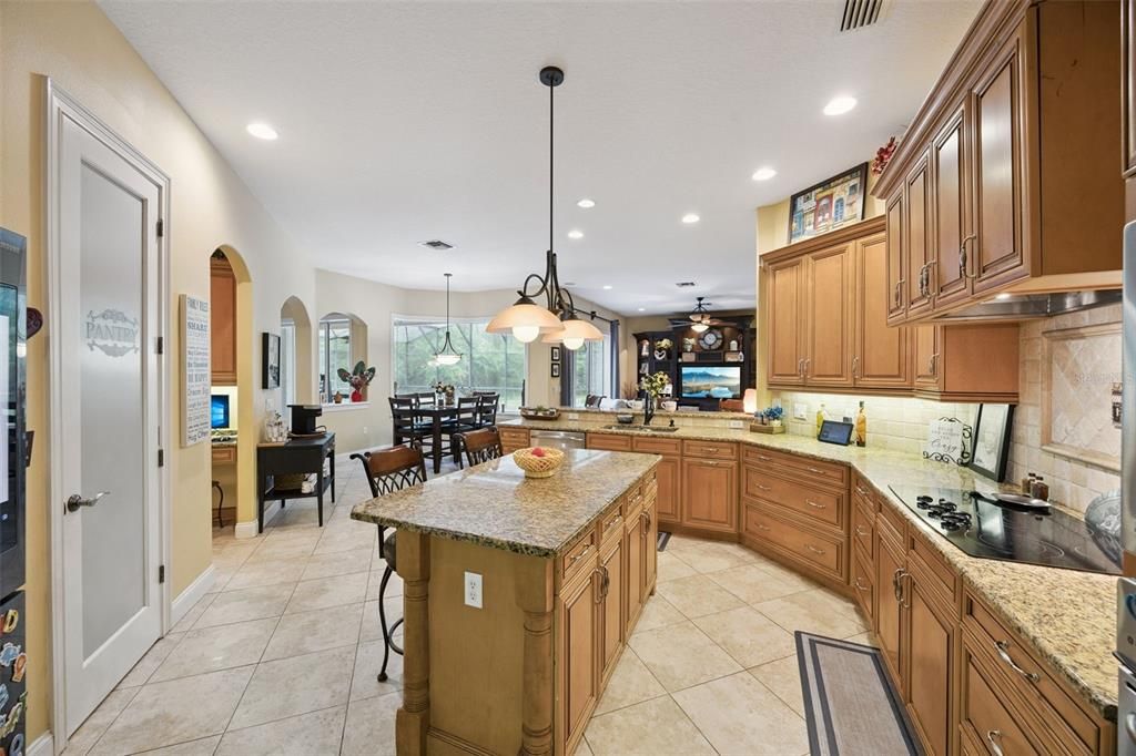 For Sale: $899,900 (4 beds, 3 baths, 3136 Square Feet)