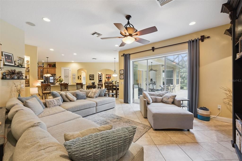 For Sale: $899,900 (4 beds, 3 baths, 3136 Square Feet)