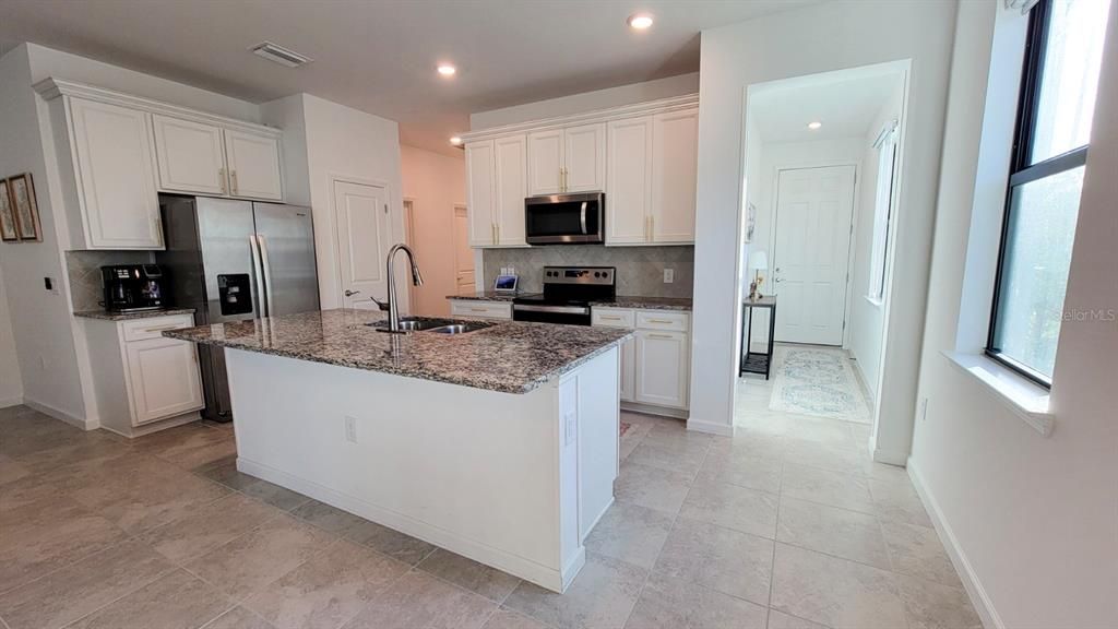 For Rent: $3,300 (4 beds, 2 baths, 1580 Square Feet)