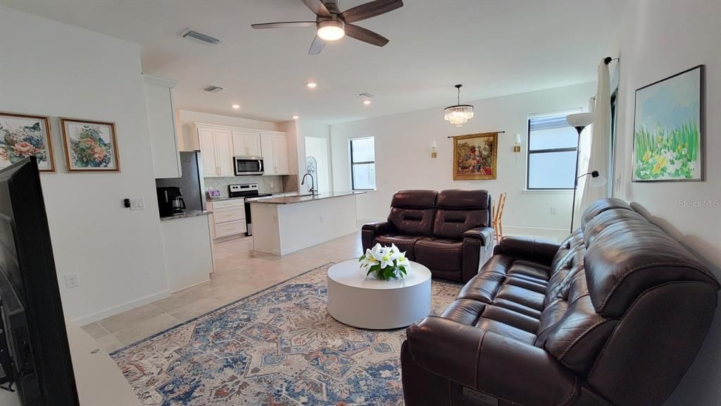 For Rent: $3,300 (4 beds, 2 baths, 1580 Square Feet)