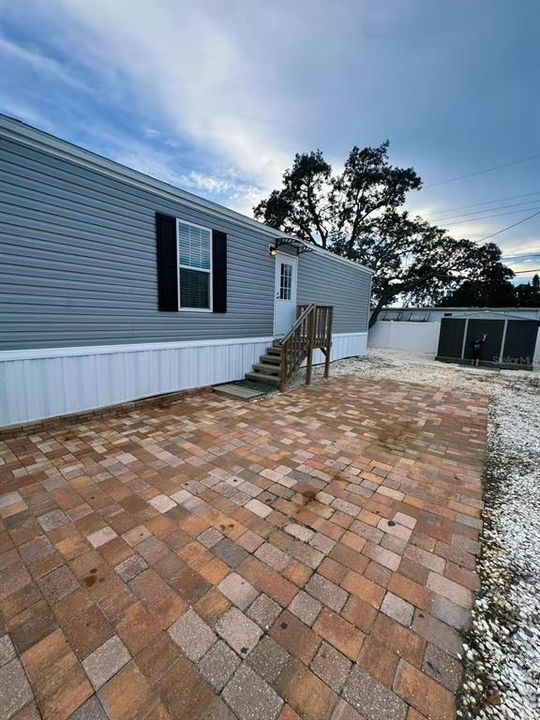 For Sale: $179,000 (2 beds, 2 baths, 784 Square Feet)