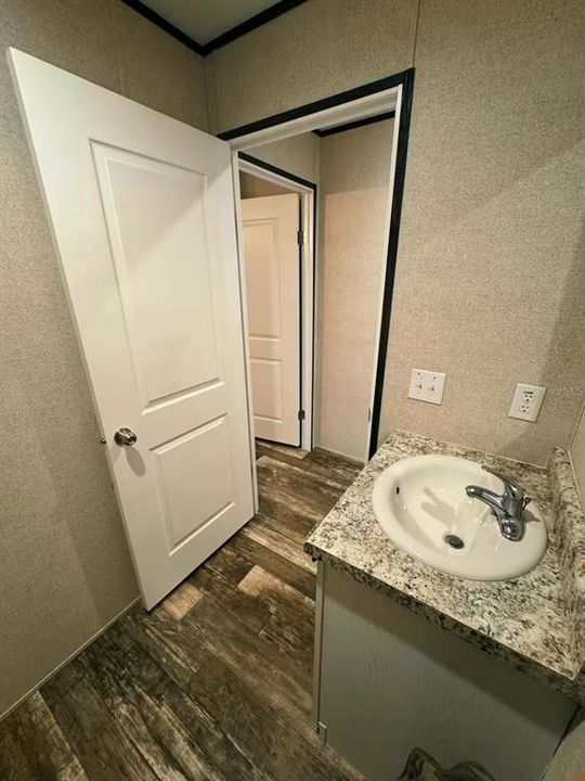 For Sale: $179,000 (2 beds, 2 baths, 784 Square Feet)