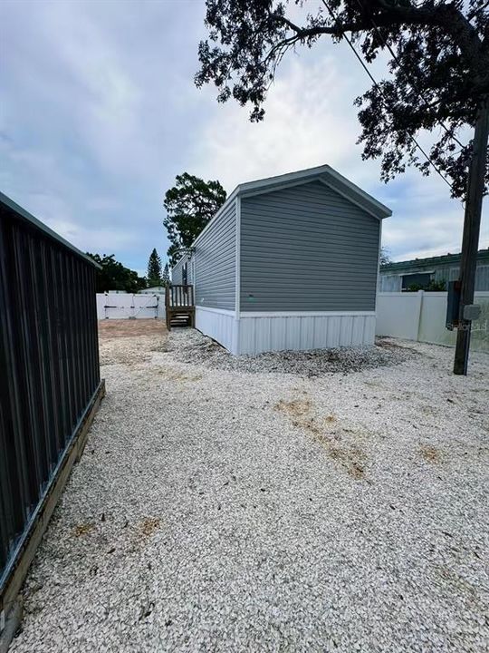 For Sale: $179,000 (2 beds, 2 baths, 784 Square Feet)