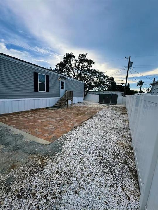 For Sale: $179,000 (2 beds, 2 baths, 784 Square Feet)