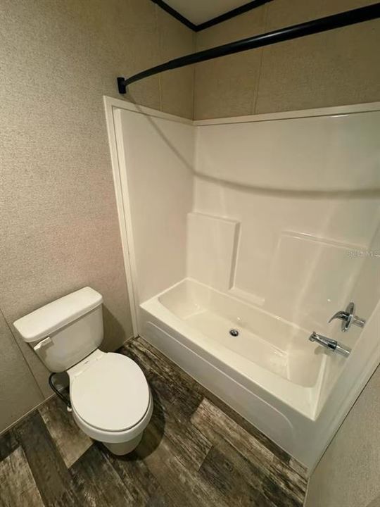 For Sale: $179,000 (2 beds, 2 baths, 784 Square Feet)