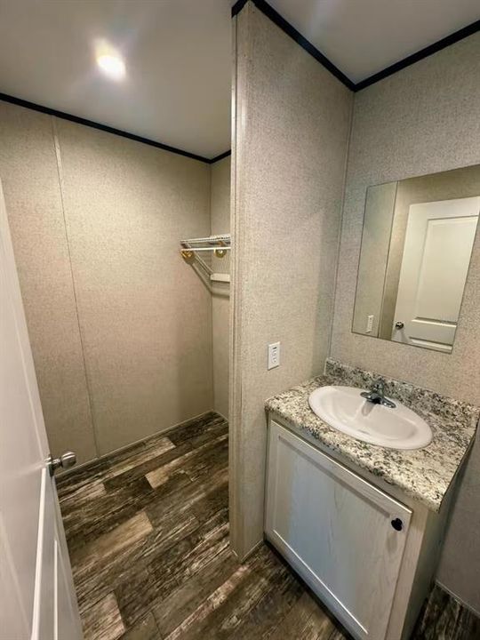 For Sale: $179,000 (2 beds, 2 baths, 784 Square Feet)