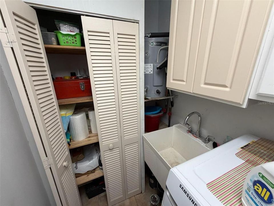 Под контрактом: $369,999 (3 спален, 2 ванн, 1666 Квадратных фут)