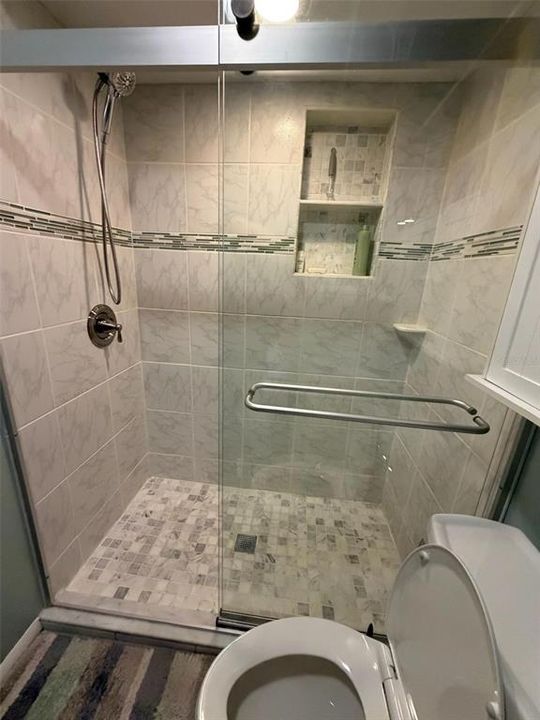 Под контрактом: $369,999 (3 спален, 2 ванн, 1666 Квадратных фут)