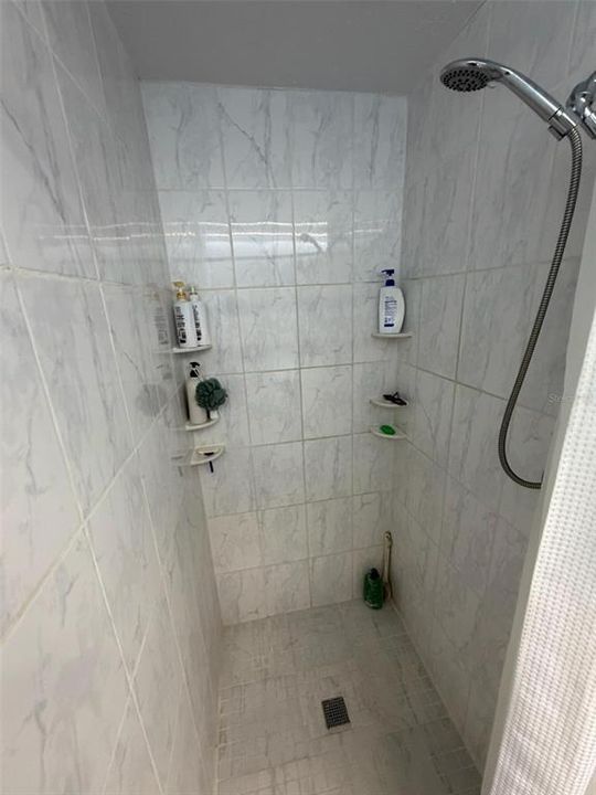 Под контрактом: $369,999 (3 спален, 2 ванн, 1666 Квадратных фут)