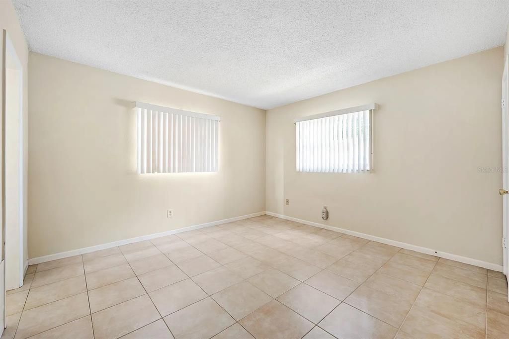 For Rent: $1,800 (2 beds, 2 baths, 835 Square Feet)