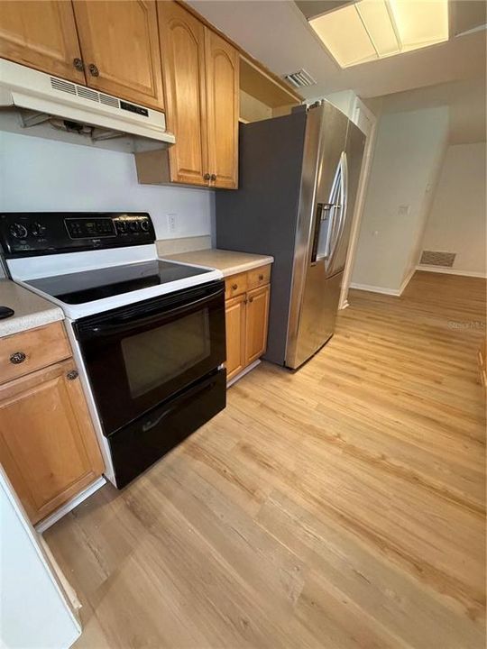 For Rent: $2,100 (3 beds, 2 baths, 1405 Square Feet)
