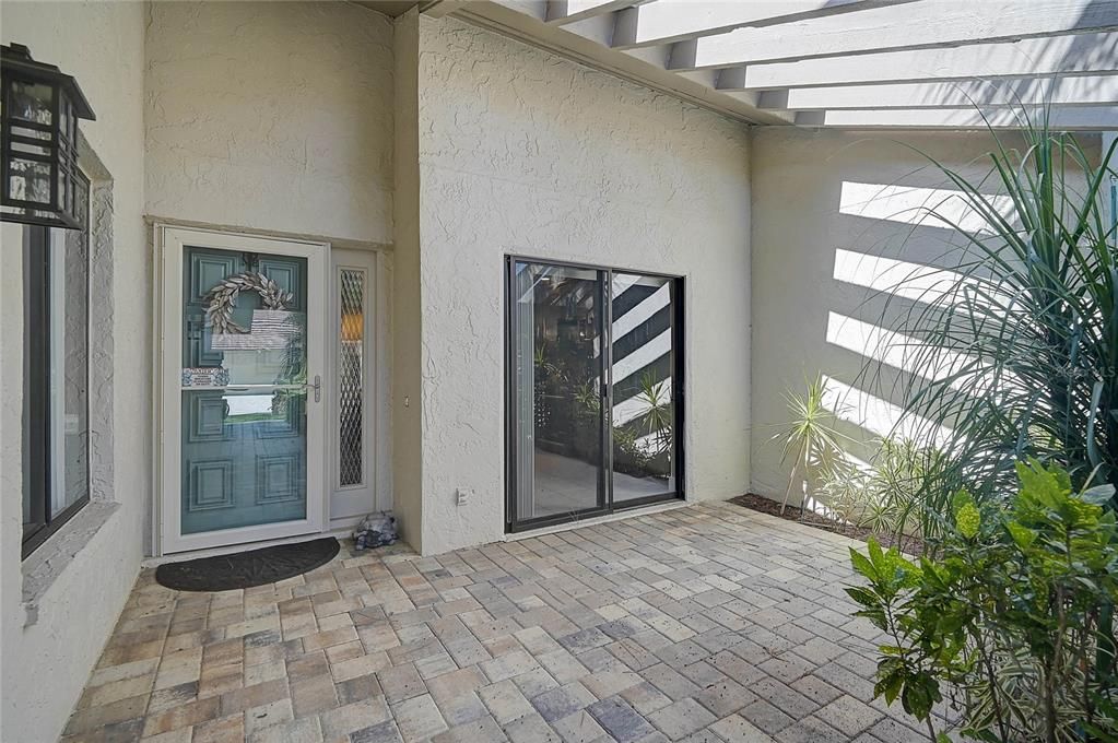 For Sale: $365,900 (2 beds, 2 baths, 1343 Square Feet)
