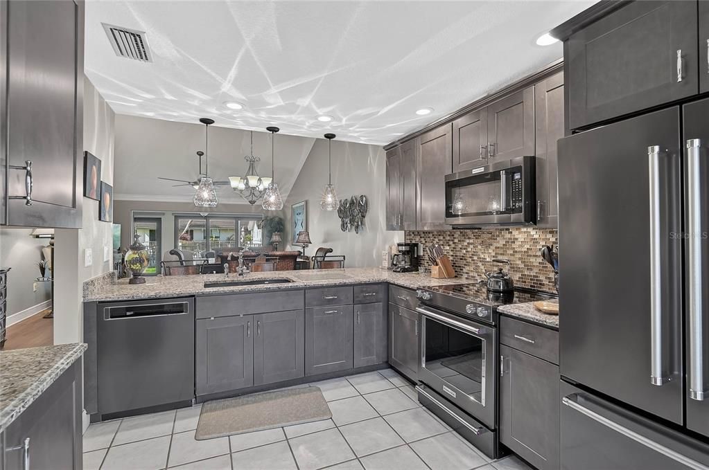 For Sale: $365,900 (2 beds, 2 baths, 1343 Square Feet)