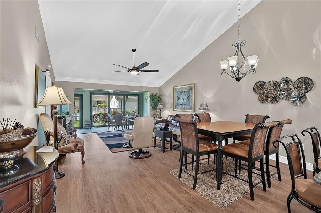 For Sale: $365,900 (2 beds, 2 baths, 1343 Square Feet)
