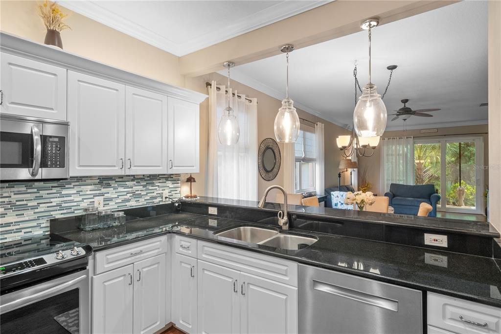 For Sale: $289,900 (3 beds, 2 baths, 1393 Square Feet)