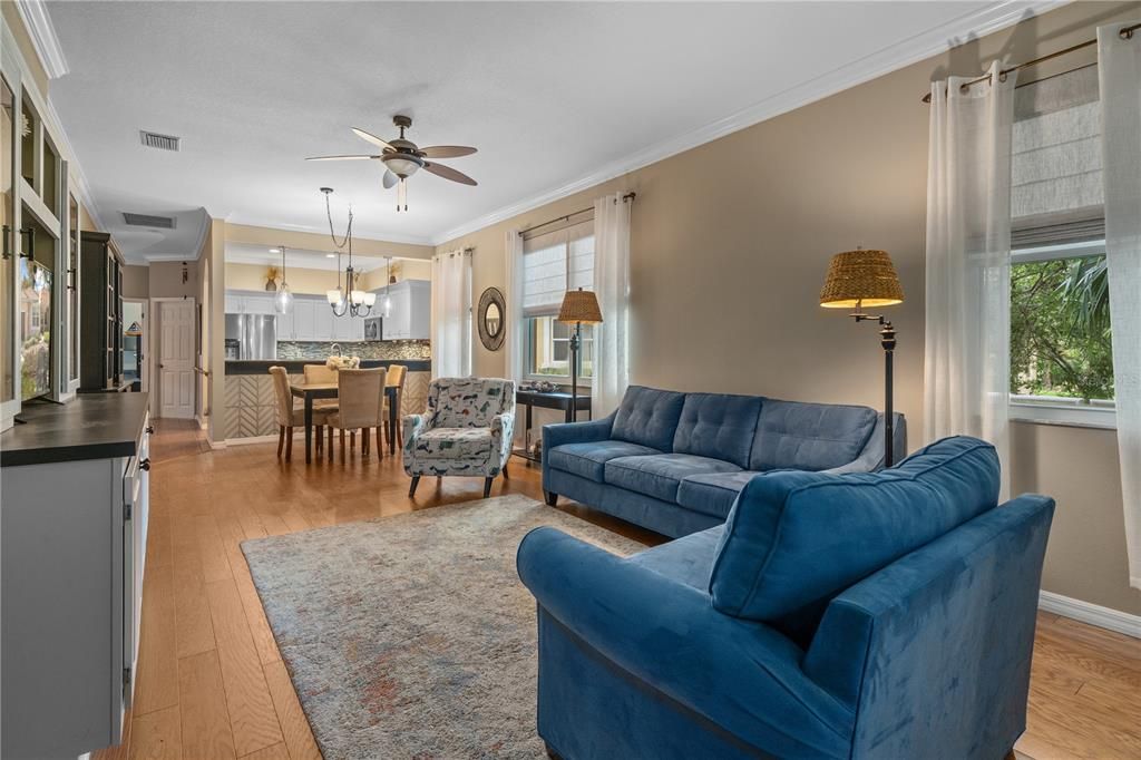 For Sale: $289,900 (3 beds, 2 baths, 1393 Square Feet)
