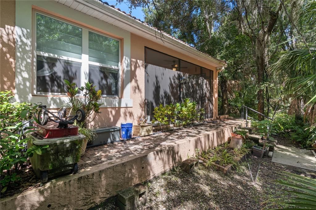 For Sale: $289,900 (3 beds, 2 baths, 1393 Square Feet)