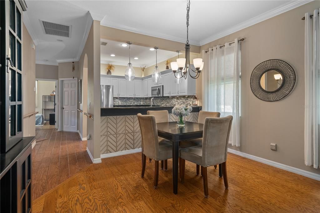 For Sale: $289,900 (3 beds, 2 baths, 1393 Square Feet)