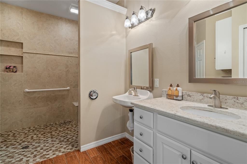 For Sale: $289,900 (3 beds, 2 baths, 1393 Square Feet)