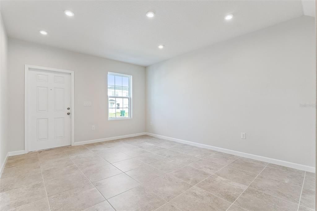 For Rent: $2,150 (3 beds, 2 baths, 1624 Square Feet)