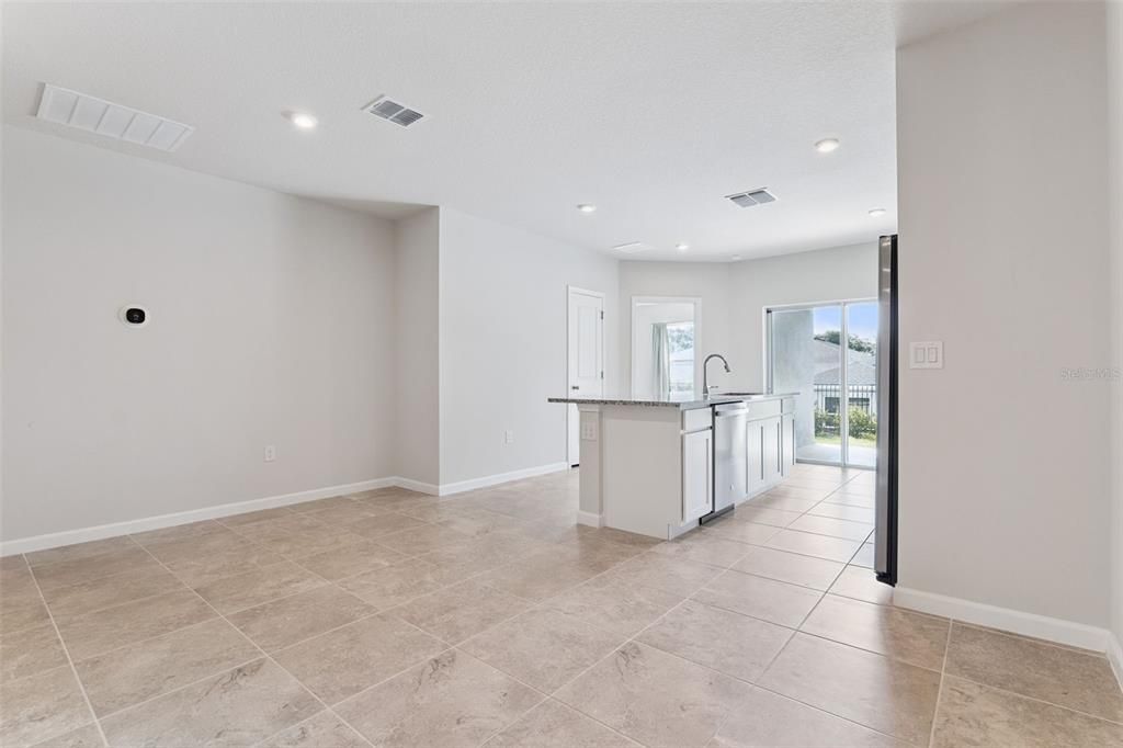 For Rent: $2,150 (3 beds, 2 baths, 1624 Square Feet)