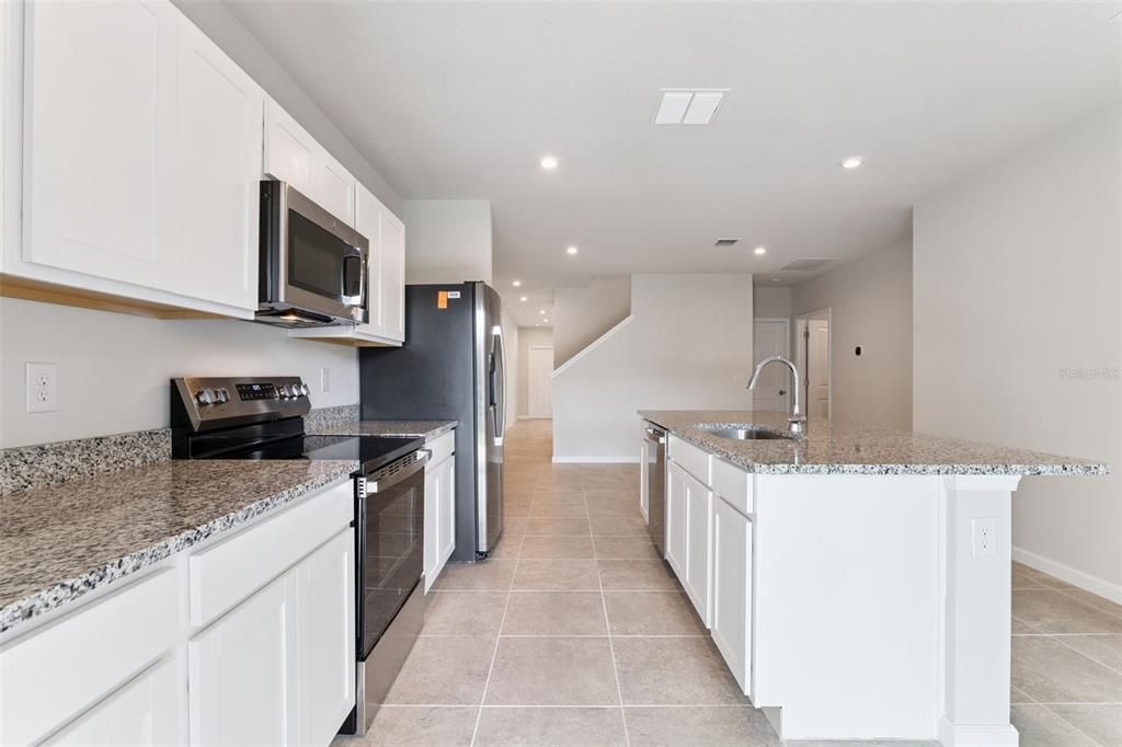 For Rent: $2,150 (3 beds, 2 baths, 1624 Square Feet)