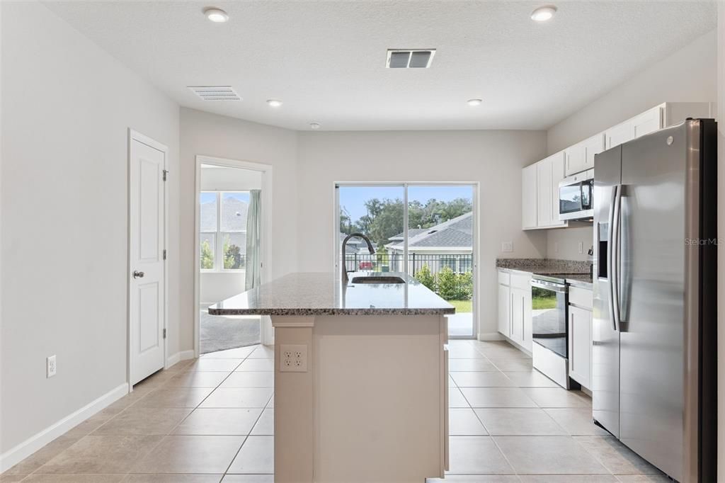 For Rent: $2,150 (3 beds, 2 baths, 1624 Square Feet)