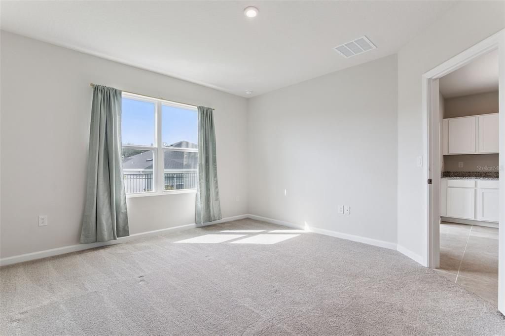 For Rent: $2,150 (3 beds, 2 baths, 1624 Square Feet)