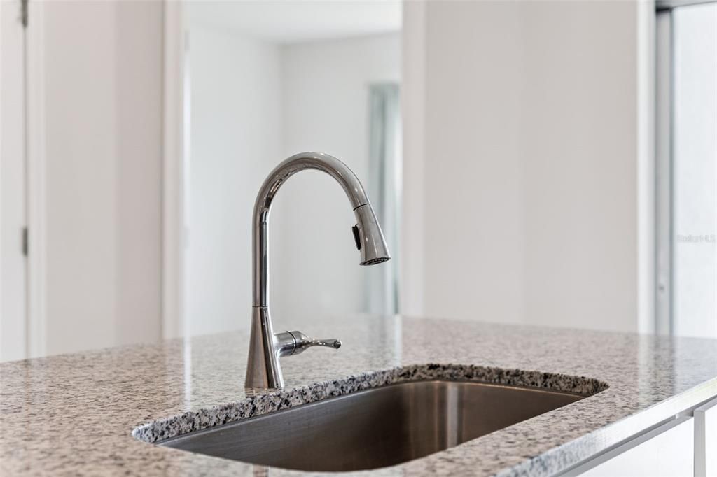 For Rent: $2,150 (3 beds, 2 baths, 1624 Square Feet)