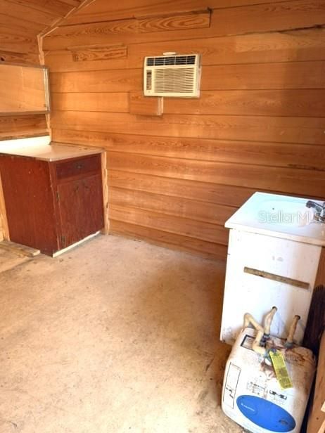 На продажу: $249,900 (3 спален, 1 ванн, 2010 Квадратных фут)