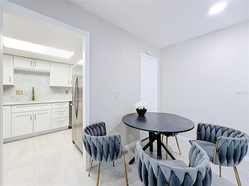 На продажу: $155,000 (1 спален, 1 ванн, 759 Квадратных фут)