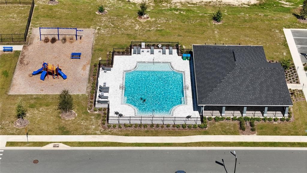 For Rent: $2,300 (4 beds, 2 baths, 1665 Square Feet)