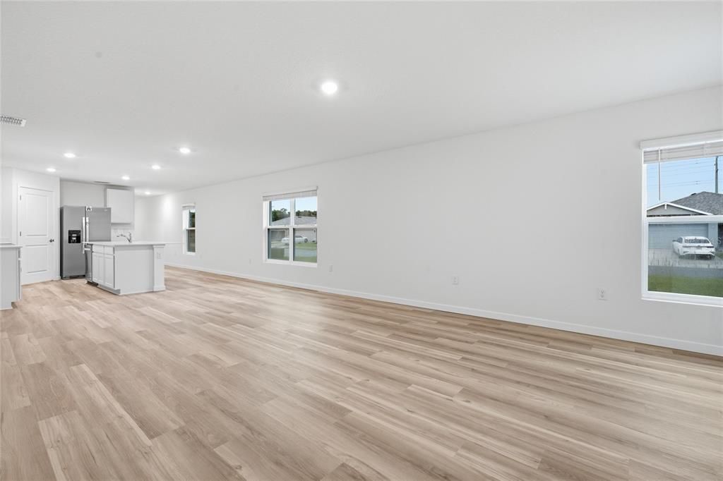 For Rent: $2,300 (4 beds, 2 baths, 1665 Square Feet)