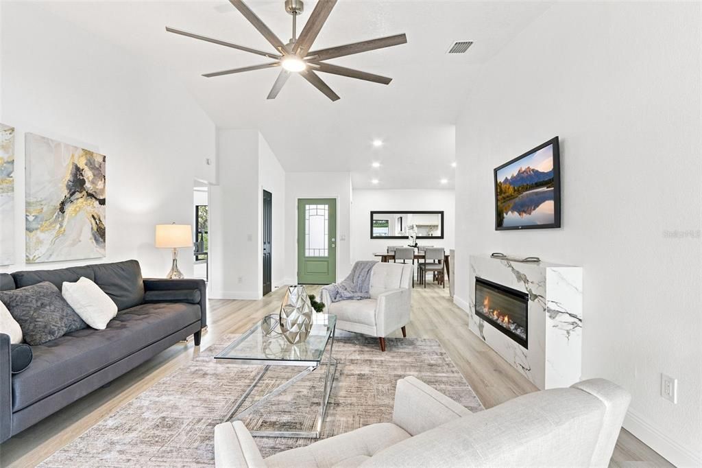 For Sale: $425,000 (3 beds, 2 baths, 1228 Square Feet)