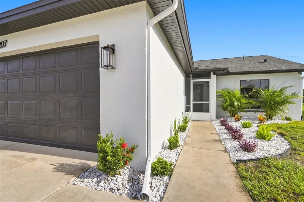 For Sale: $425,000 (3 beds, 2 baths, 1228 Square Feet)