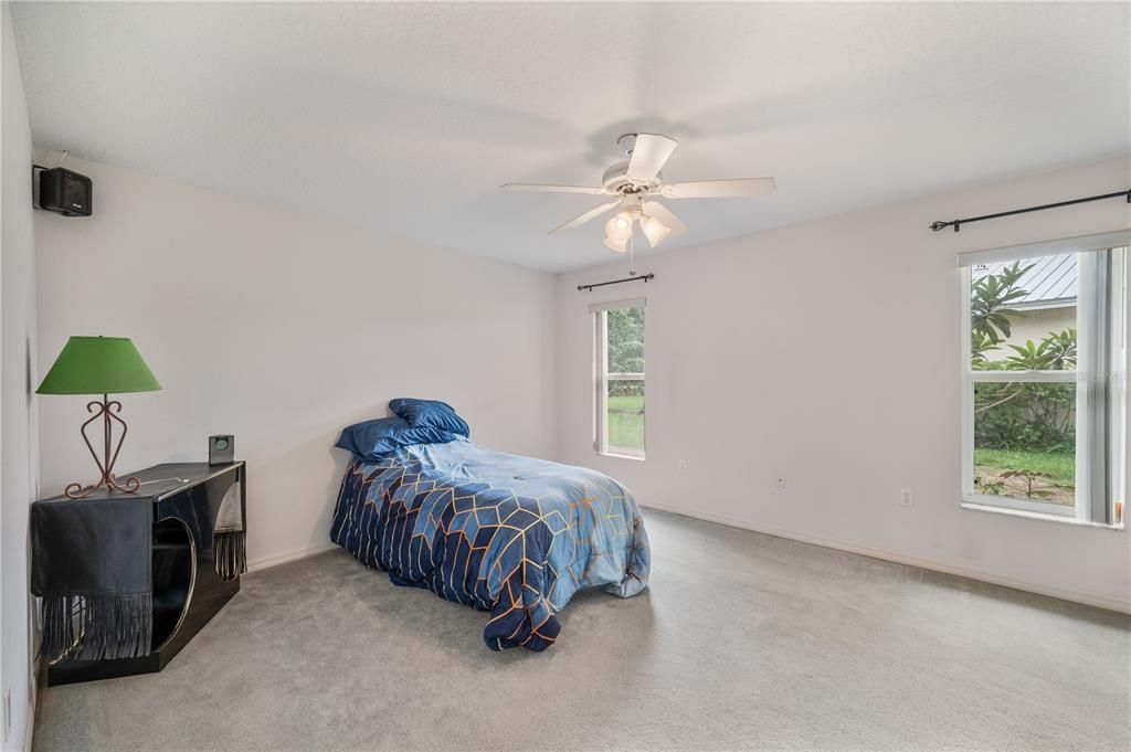 For Sale: $340,000 (3 beds, 2 baths, 1646 Square Feet)