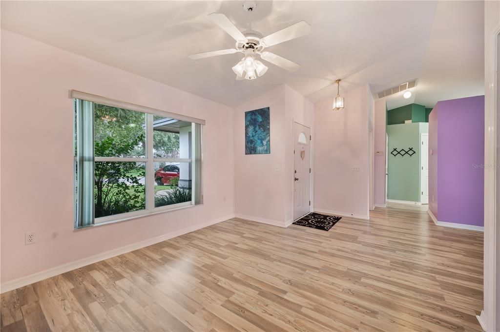 For Sale: $340,000 (3 beds, 2 baths, 1646 Square Feet)