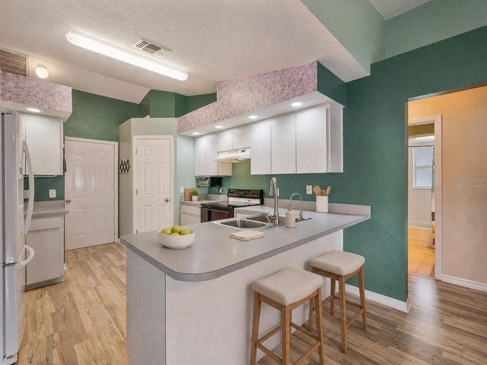 For Sale: $340,000 (3 beds, 2 baths, 1646 Square Feet)