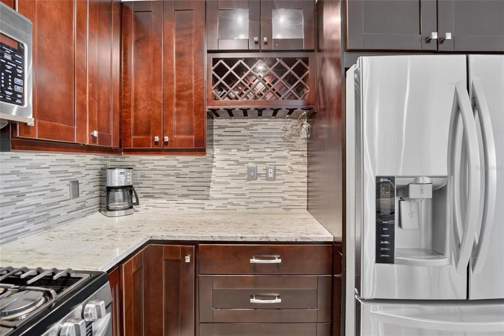 For Sale: $245,000 (2 beds, 2 baths, 1230 Square Feet)