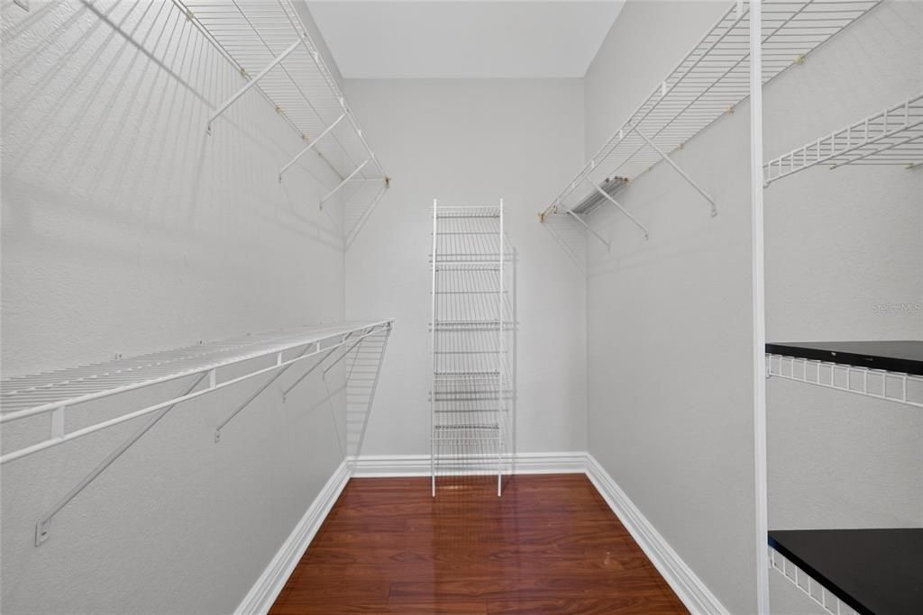 For Sale: $245,000 (2 beds, 2 baths, 1230 Square Feet)