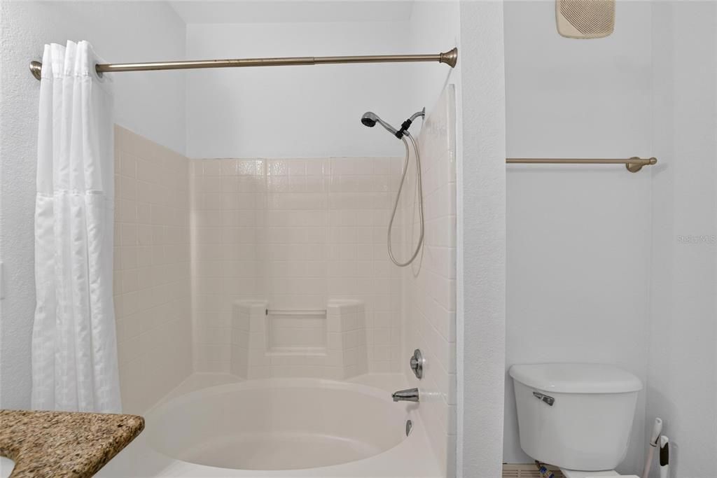 For Sale: $245,000 (2 beds, 2 baths, 1230 Square Feet)