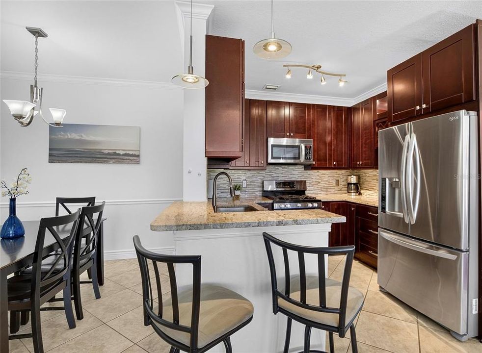 For Sale: $245,000 (2 beds, 2 baths, 1230 Square Feet)