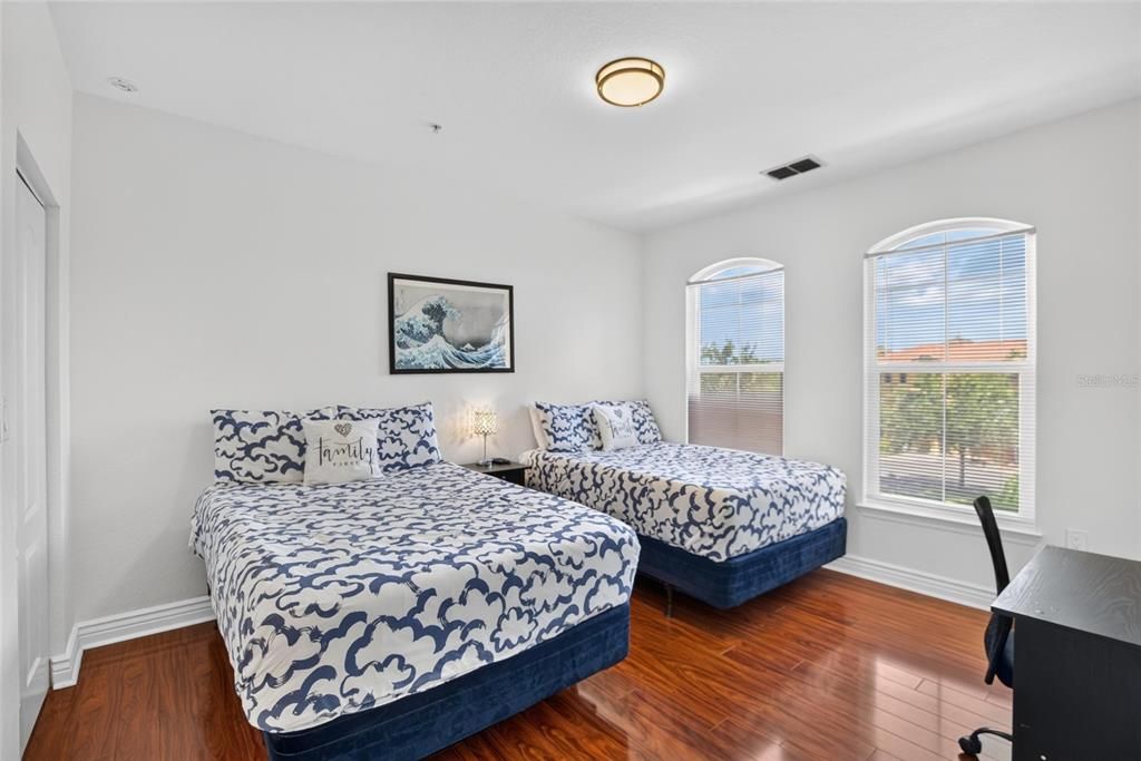 For Sale: $245,000 (2 beds, 2 baths, 1230 Square Feet)