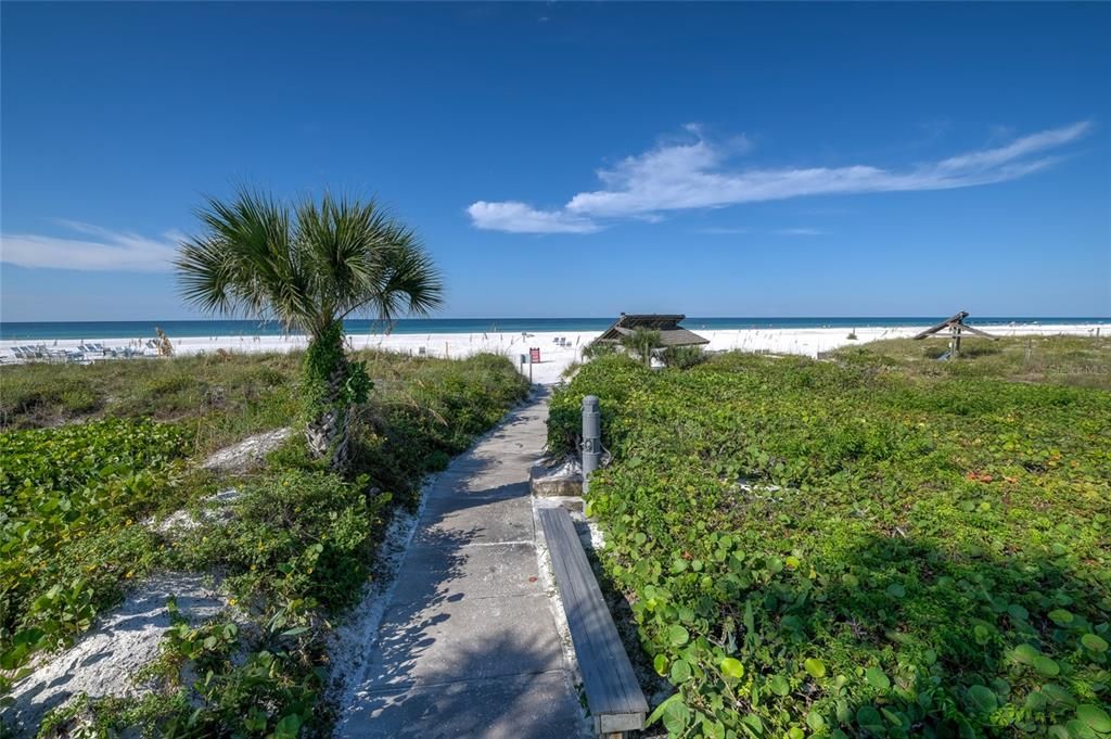 For Sale: $669,000 (2 beds, 2 baths, 1083 Square Feet)