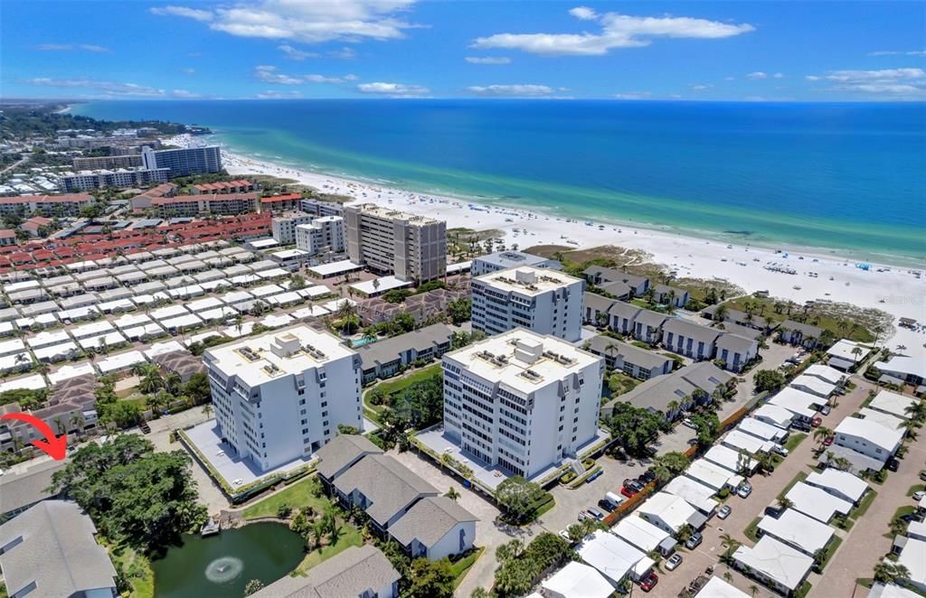 For Sale: $669,000 (2 beds, 2 baths, 1083 Square Feet)