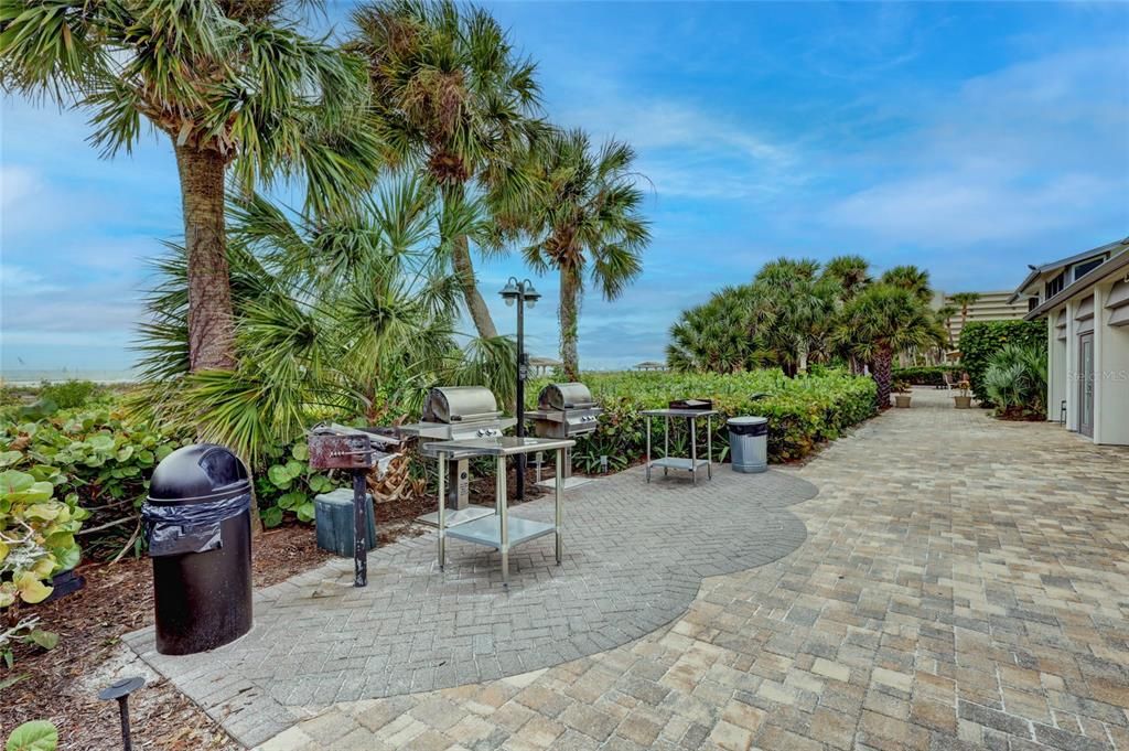 For Sale: $669,000 (2 beds, 2 baths, 1083 Square Feet)