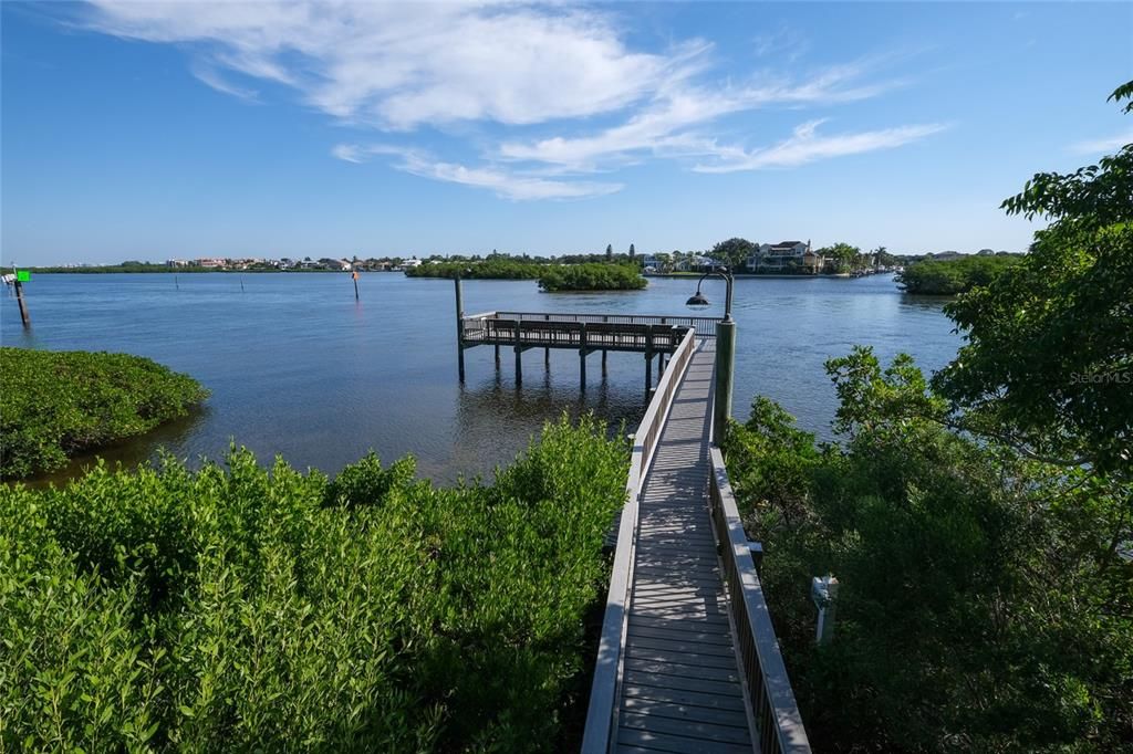 For Sale: $669,000 (2 beds, 2 baths, 1083 Square Feet)